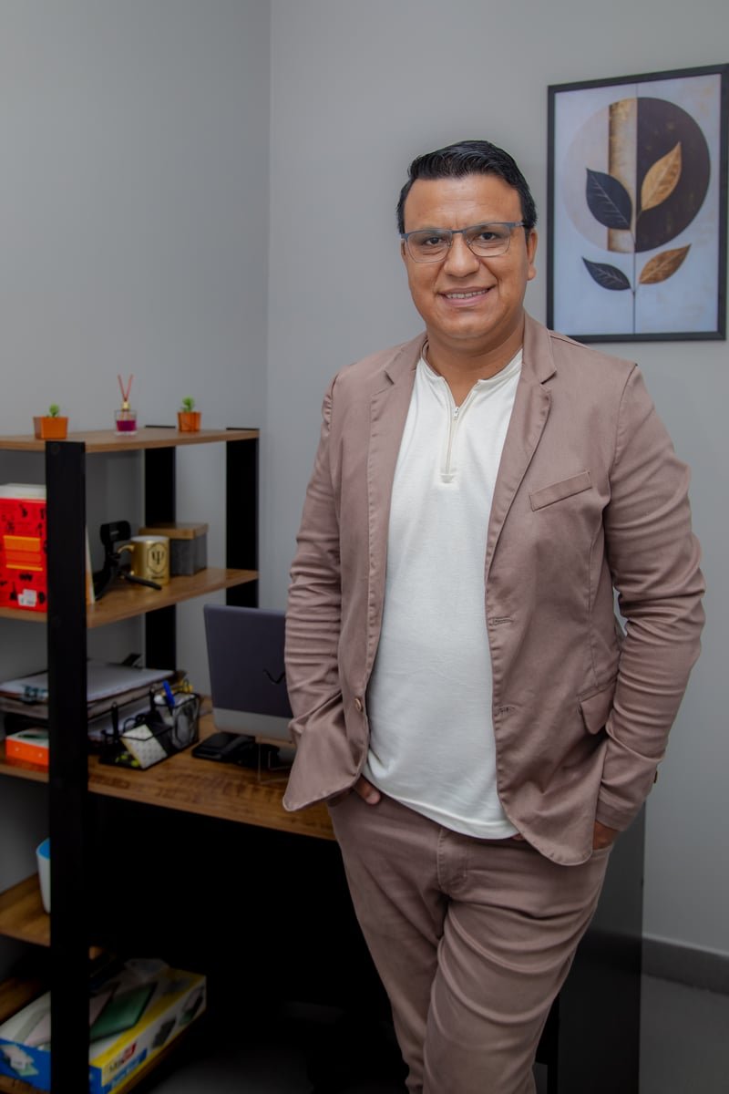 Marcos Sales em sessão terapêutica
